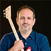Rafael Atijas, Loog Guitars